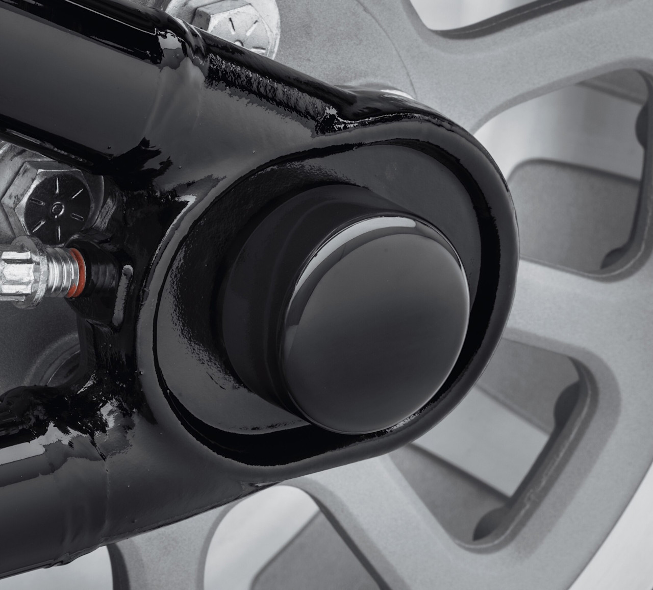 Harley-Davidson Accessories Rear Axle Nut Covers - Gloss Black