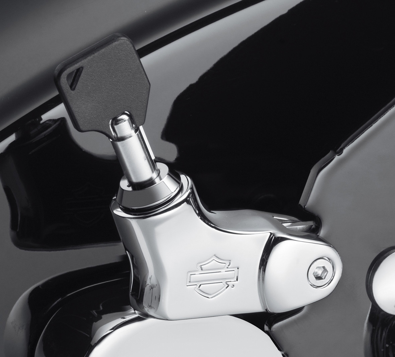 Harley-Davidson Accessories HoldFast Locking Latch - Chrome