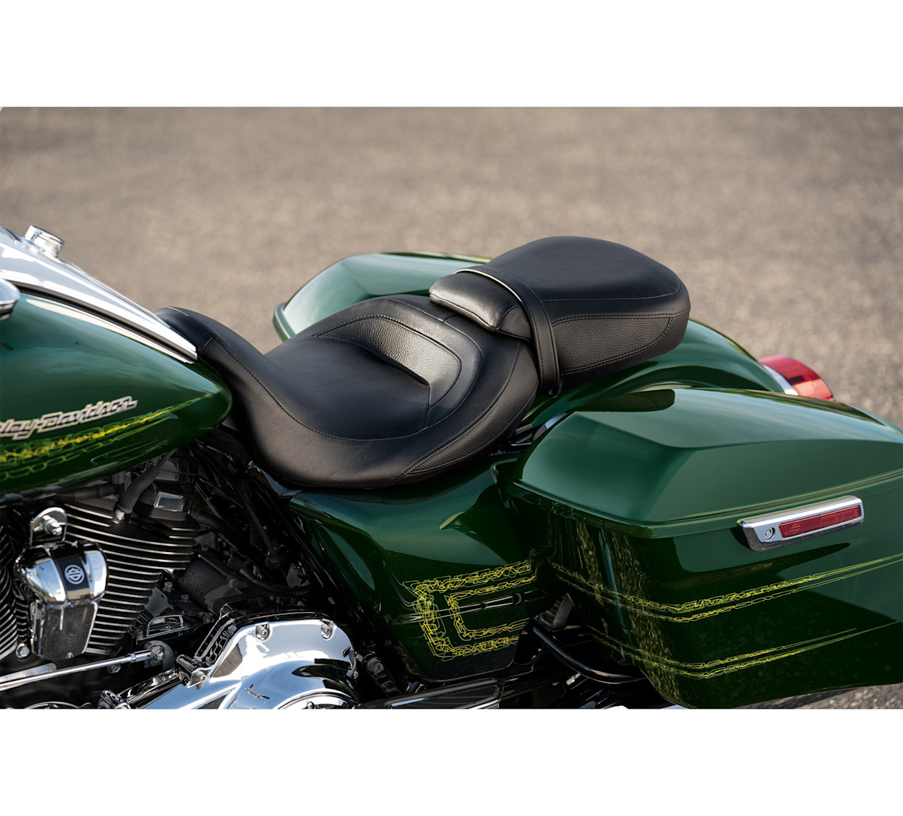 Harley-Davidson Accessories Low-Profile Passenger Pillion - Black Smooth Vinyl
