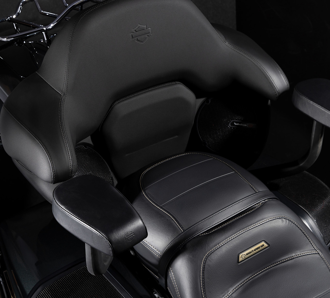 Harley-Davidson Accessories Grand Tour-Pak Passenger Armrests