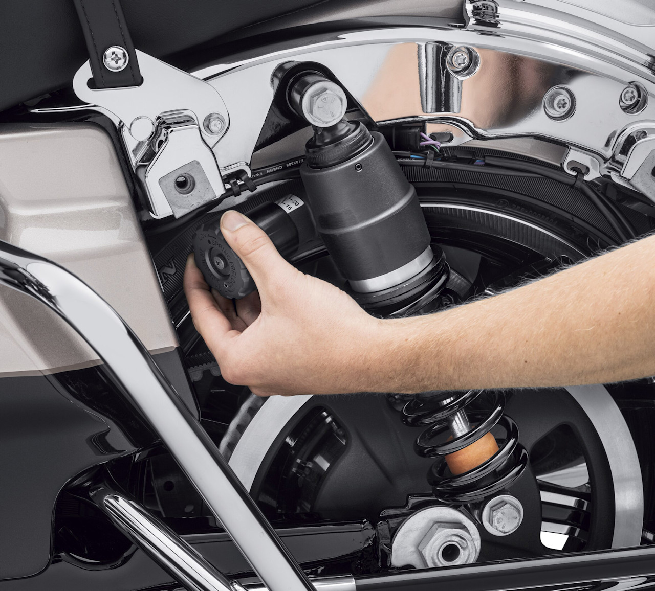 Harley-Davidson Accessories Premium Hand-Adjustable Touring Shocks