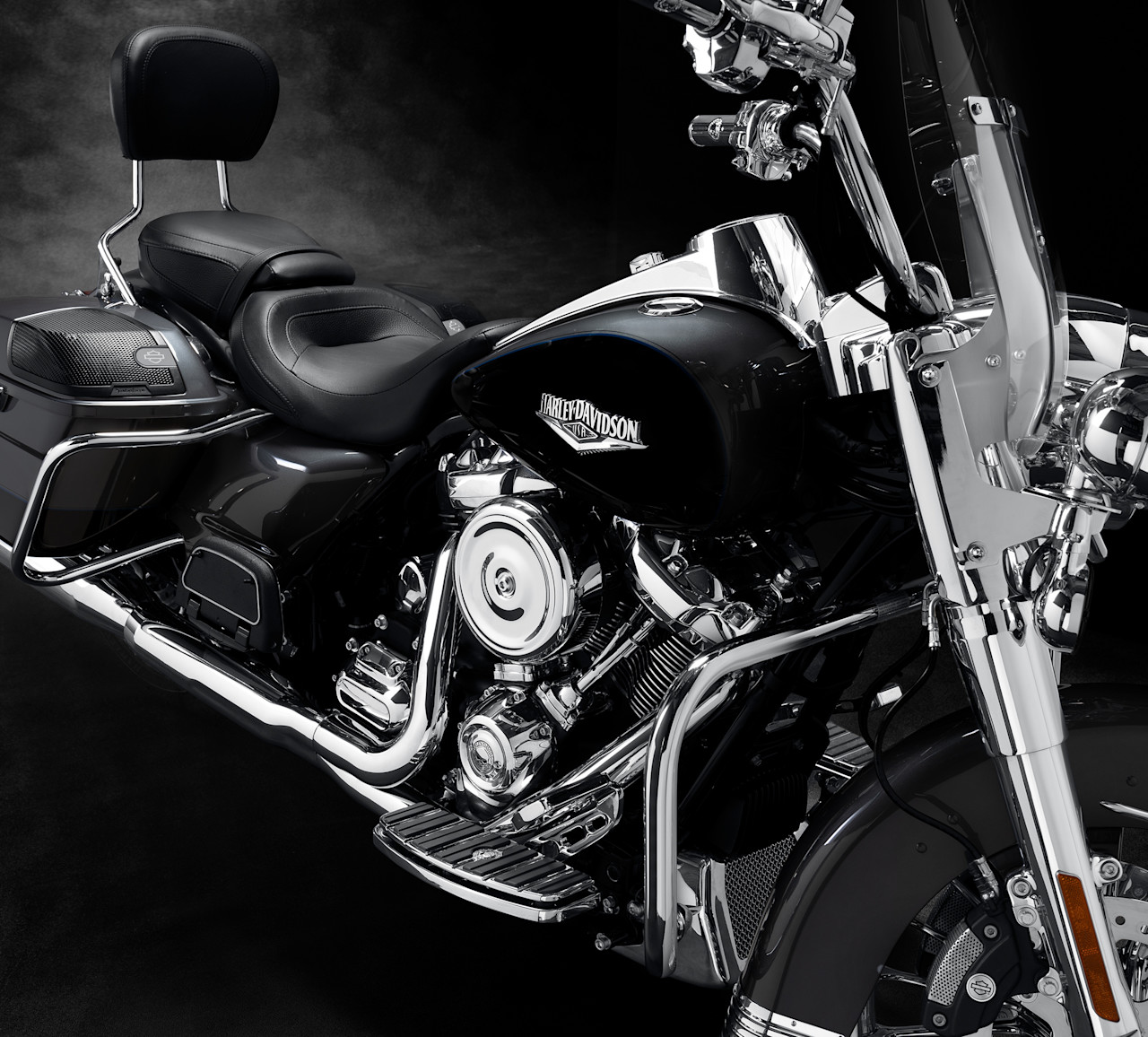 Harley-Davidson Accessories Audio powered by Rockford Fosgate Amplifier for Road King Models