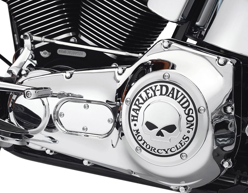 Harley-Davidson Accessories Willie G Skull Derby Cover in chrome. Add a little attitude to your ride - the menacing raised skull with black-filled eyes leaps from a field of chrome. The surrounding "Harley-Davidson Motorcycles" script is the perfect finishing touch, and this complete collection of engine covers dresses your bike for a true custom look. Complete the look with additional accessories from the Harley-Davidson Willie G Skull Collection.