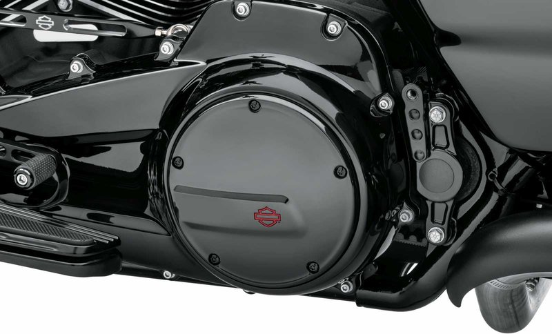Harley-Davidson Accessories The Harley-Davidson Kahuna Collection's rich gloss black surface is interrupted by a powerful raised bridge that draws the eye from leading to trailing edge. Gloss black finish with a red Bar & Shield logo. Includes black zinc mounting hardware.