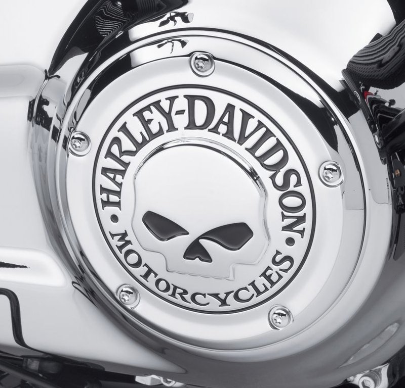 Harley-Davidson Accessories Willie G Skull Derby Cover in chrome. Add a little attitude to your ride - the menacing raised skull with black-filled eyes leaps from a field of chrome. Chrome finish, designed for use with the Sport Glide models' Narrow-Profile Outer Primary Covers. Includes chrome-plated stainless steel mounting hardware. Complete the look with additional accessories from the Harley-Davidson Willie G Skull Collection.