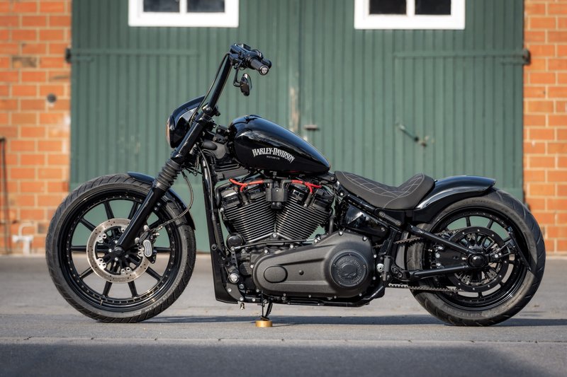 Harley-Davidson Accessories Willie G Skull Derby Cover in black. Penned at the hand of Willie G®, the famous Skull Collection makes a shift to the dark side. Completely drenched in black, the raised skull and surrounding Harley-Davidson® Motorcycle script add a subtle ominous touch to your ride. The matte finish easily coexists alongside gloss black or wrinkle black surfaces. Includes matching black hardware. Complete the look with additional accessories from the Harley-Davidson Willie G Skull Collection.