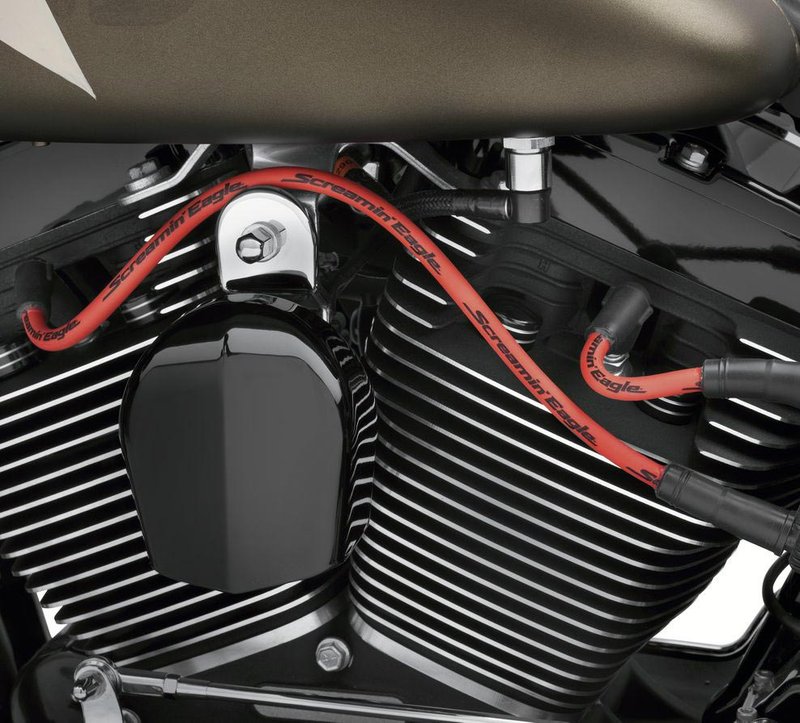 Harley-Davidson Accessories Fat 10mm plug wires add dimension and style to your ride. Screamin' Eagle boot design and suppression core wires ensure a solid connection and maximum voltage transfer between coil and plugs. "Screamin' Eagle" logo printed along the wire to add style. Colour: red. Sold as a pair.