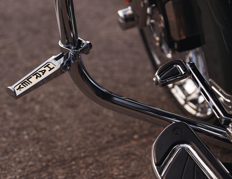 Harley-Davidson Accessories Chrome Scripted Footpegs, Pair