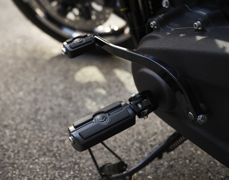 Harley-Davidson Accessories The Willie G Skull Rider Footpegs in obsidian black are styled to complement other Willie G Skull Collection accessories. They feature a raised Willie G Skull and Harley-Davidson Motorcycles script surrounded by rich black rubber for grip and traction. Black finish. Footpeg rotation is adjustable for position, so your feet ride on the rubber treads whether used as a rider, passenger or highway peg. Includes left and right pegs.