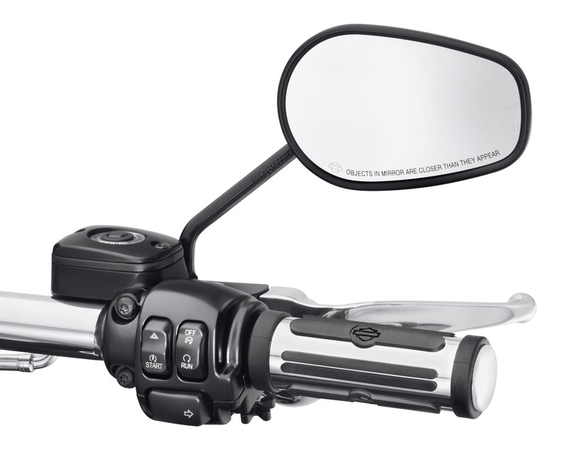 Harley-Davidson Accessories Designed to match the chrome and rubber footboard inserts and brake pedal pads, these small Chrome & Rubber hand grips are made from an injected rubber moulding process that combines chromed steel and durable rubber. Small size.