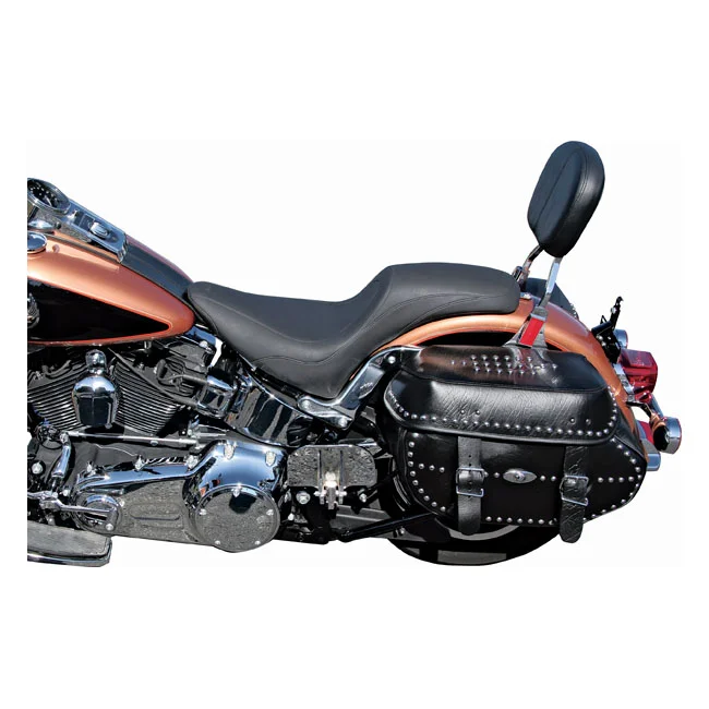 Mustang Tripper Fastback 2-up one-piece seat