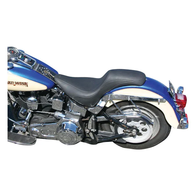 Mustang Tripper Fastback 2-up one-piece seat