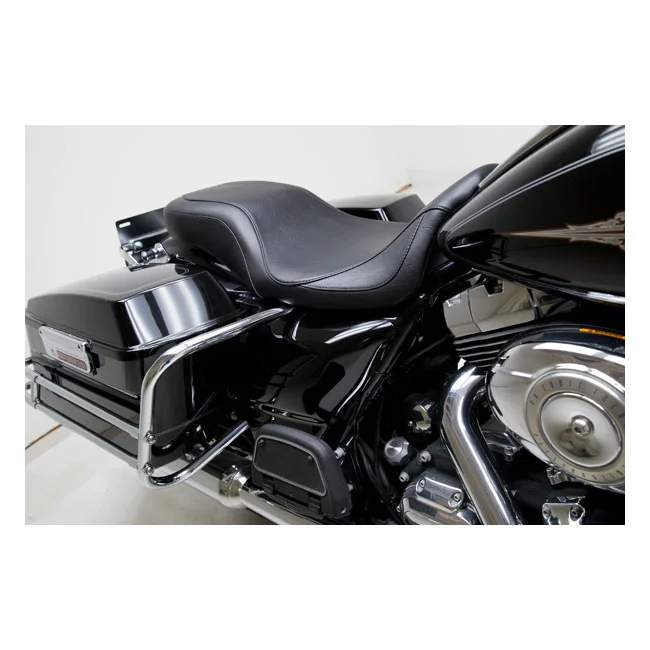 Mustang Super Tripper seat. Black Classic