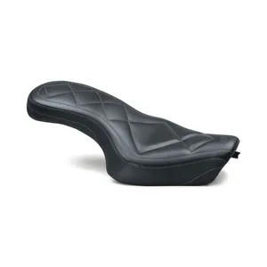 Mustang Mustang, Super Tripper seat. Black carbon