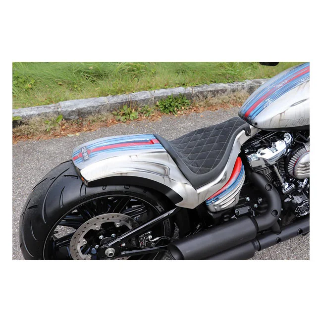 Cult-Werk Softail wide fender kit ''Racing''. Solo seat