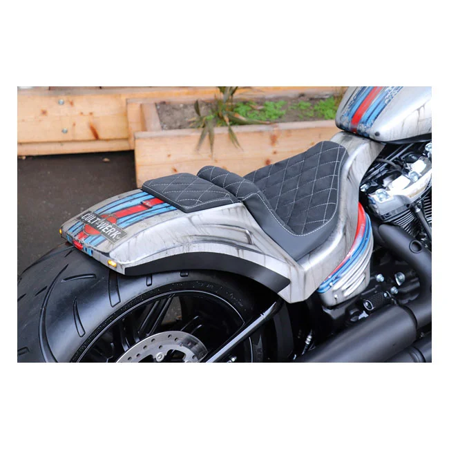 Cult-Werk Softail wide fender kit ''Racing''. 2-up seat