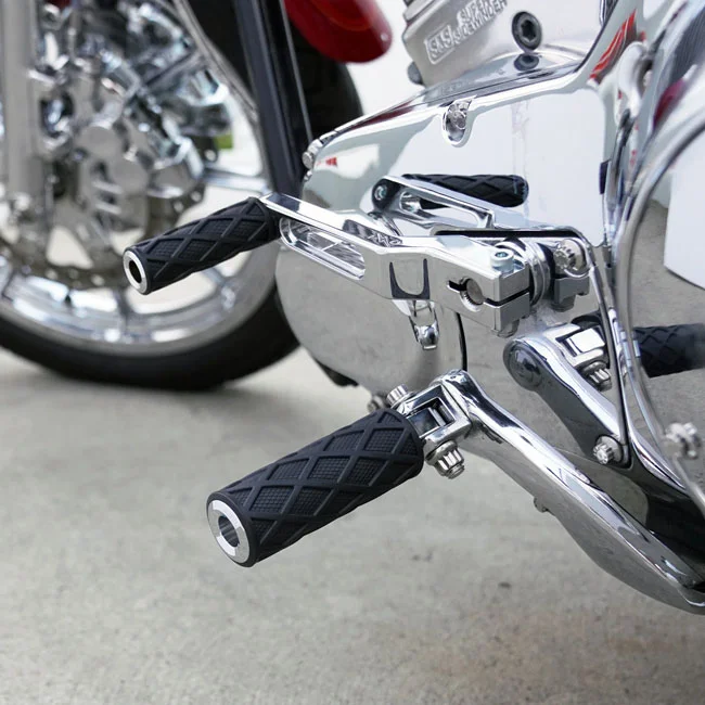 Arlen Ness FOOTPEGS REAR - SOFTAIL M8 - D