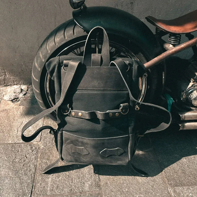 Holy Freedom Freedom Back to black backpack