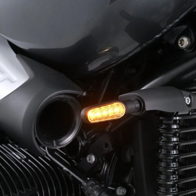 Daytona ''D-Light Classic'' turn signal set. Black