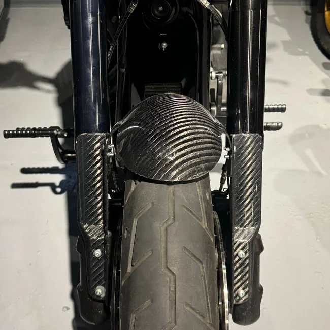 Tommy & Sons & Sons, carbon fiber 3-piece front fender. Woven