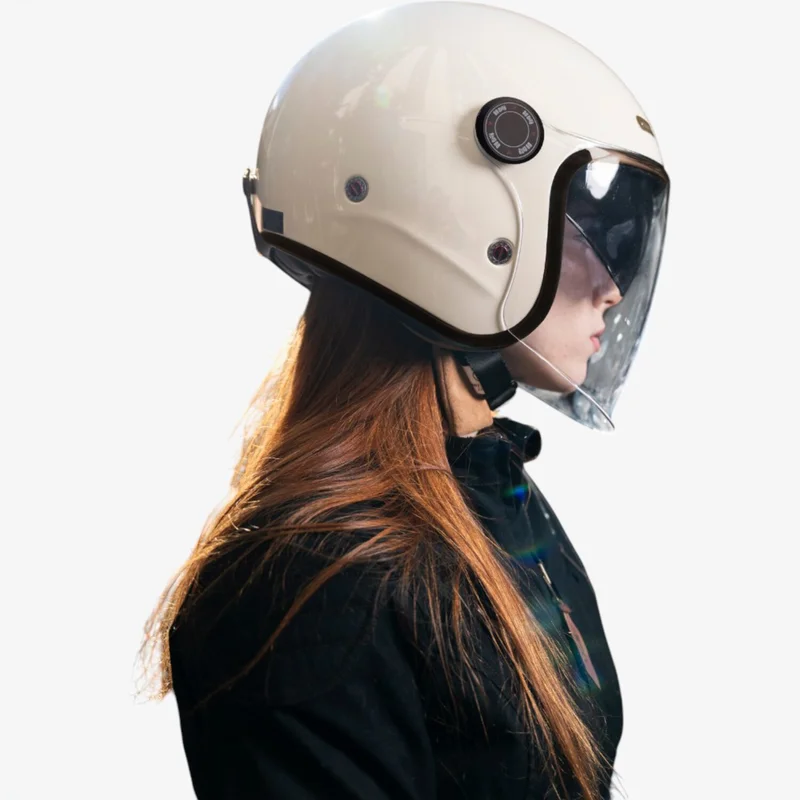 By City Metropolitan helmet beige shiny
