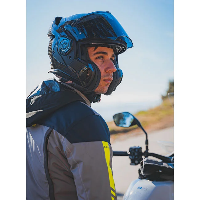 LS2 Advant X Carbon helmet gloss
