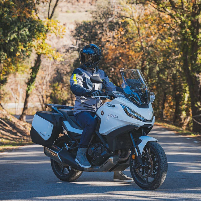 LS2 Advant X Carbon helmet gloss
