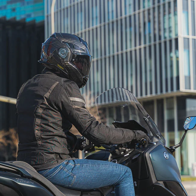 LS2 Advant X Carbon helmet gloss