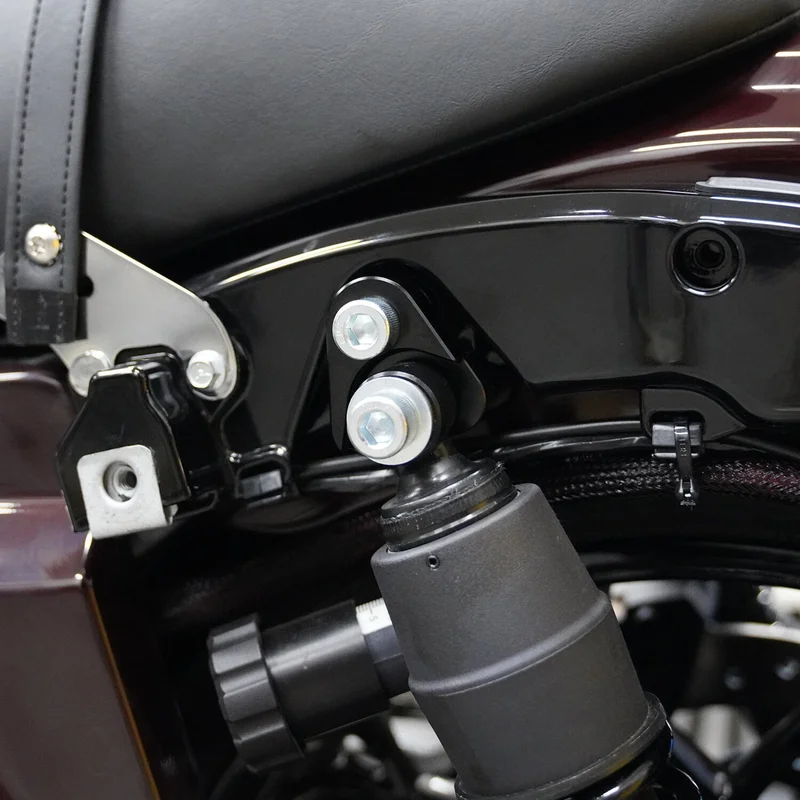 Arlen Ness 1" Rear Shock Lift. Black