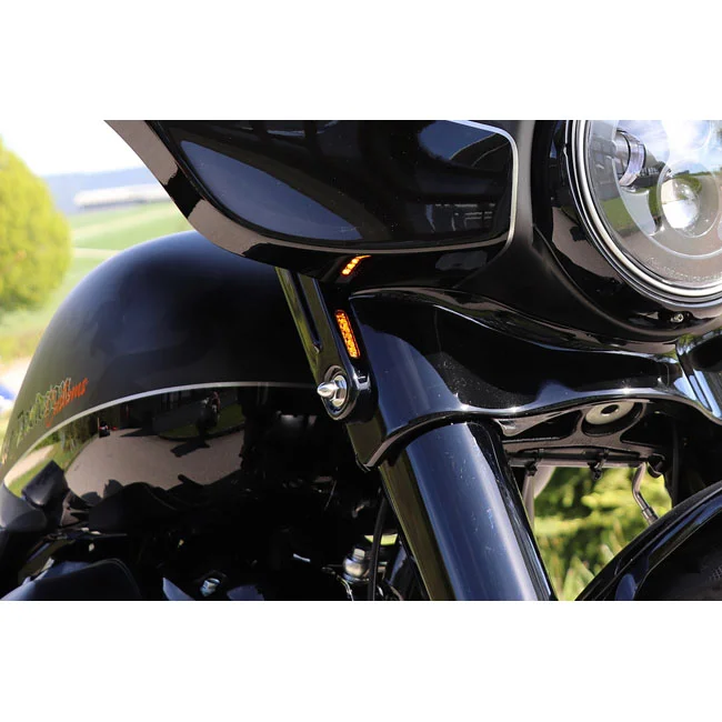 Cult-Werk ''Clean Style'' front LED turn signals. Gloss black
