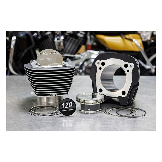 S&S 129" big bore kit. Black cylinders / highlighted fins