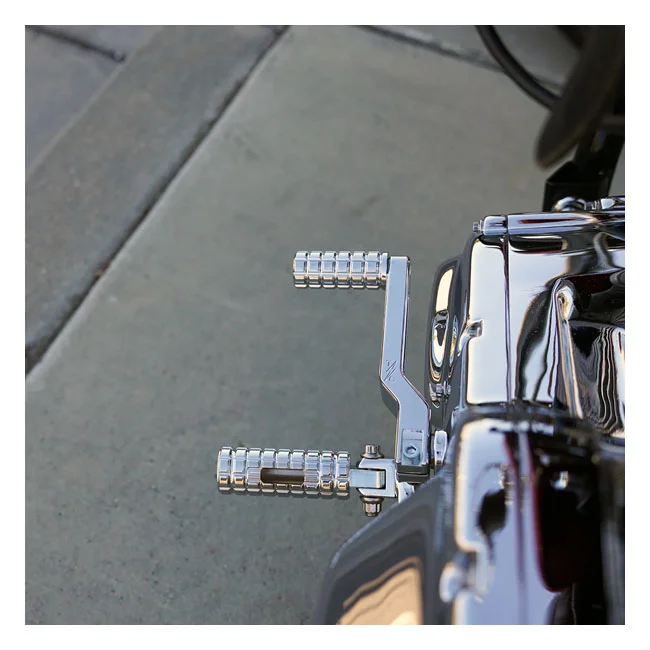 Arlen Ness FOOTPEGS - SOFTAIL M8 - SPEED