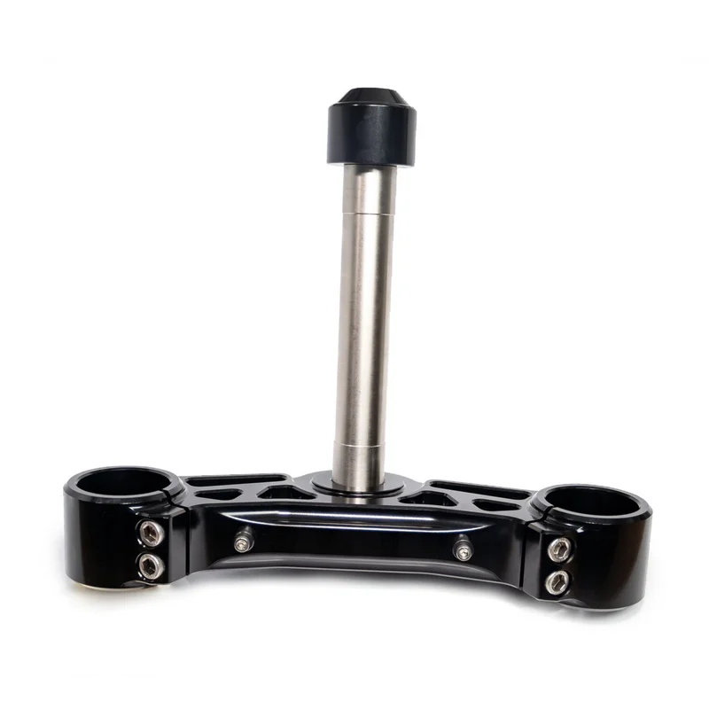Kraus Wolf One billet Bagger bottom clamp. Black