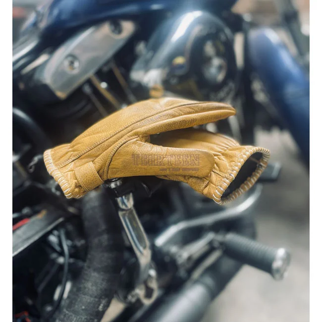 13 and a half company 1/2 Loud Ride gloves yellow