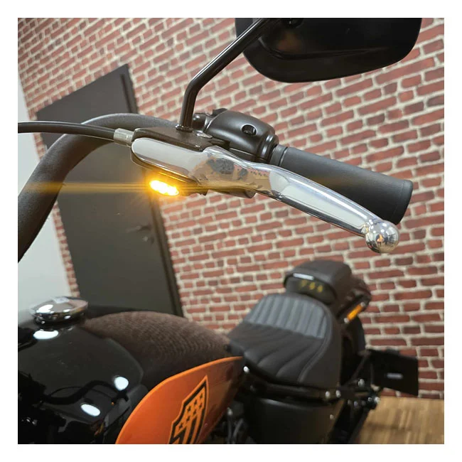 Kellermann ''Dash M'' turn signal. Right front