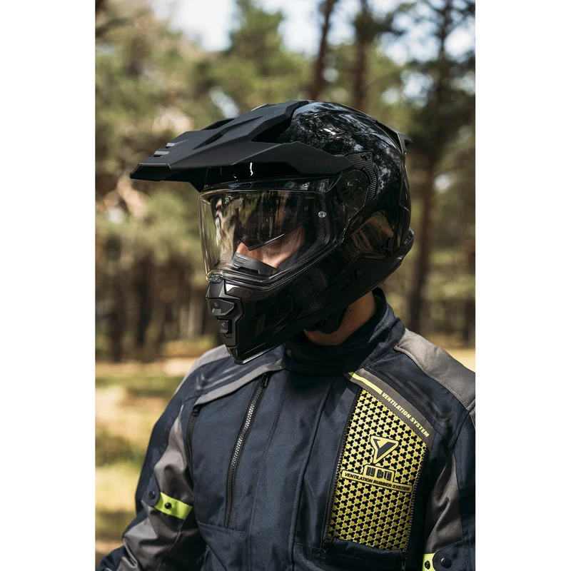 By City Xtreme helmet matt black