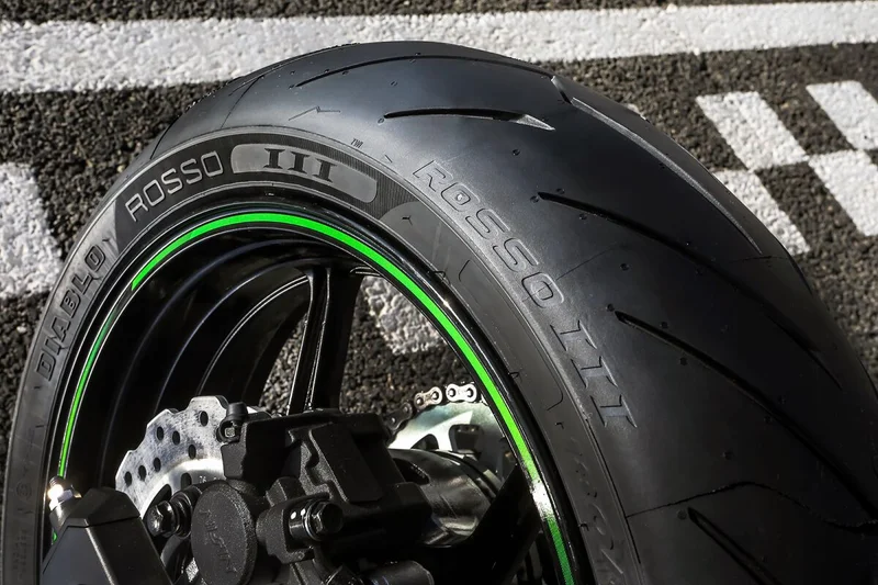 PIRELLI TIRE DIABLO ROSSO III FRONT 110/70 ZR 17 54W TL