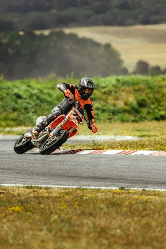 MICHELIN POWER SUPERMOTO 160/60-17 (Rear)