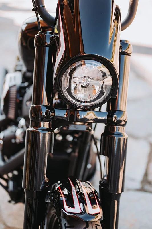 Cult-Werk 6-piece fork tube cover kit. Gloss black. Logo