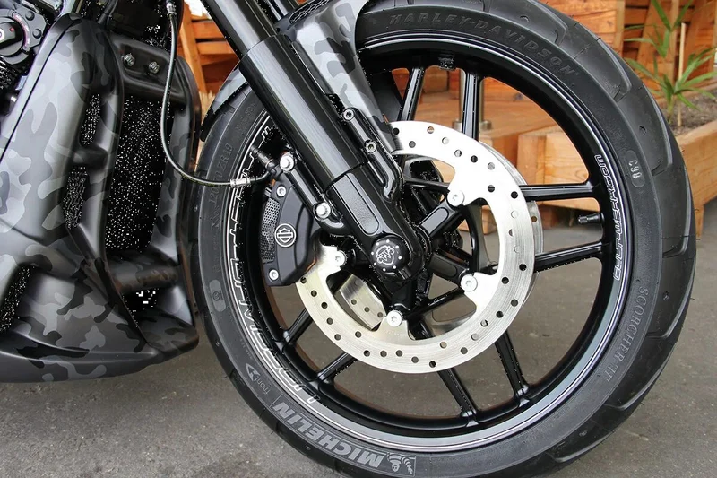 Cult-Werk 2-piece lower fork tube cover kit, gloss black