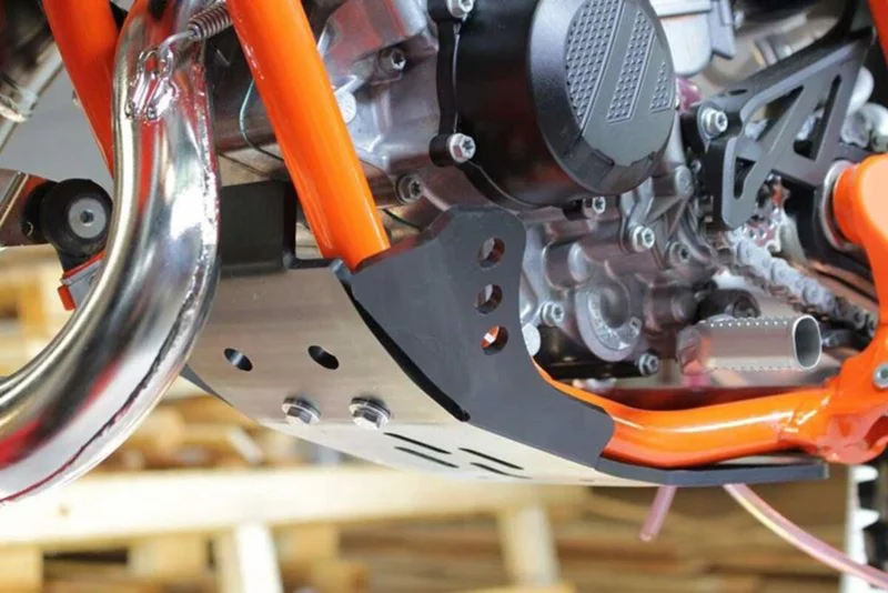 AXP RACING 6MM SKIDPLATE HUS-GAS 85 -TC-MC85
