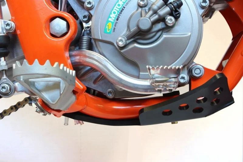 AXP RACING 6MM SKIDPLATE HUS -GAS TC65-MC65