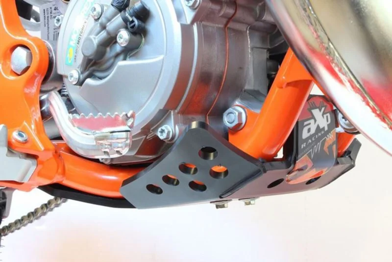 AXP RACING 6MM SKIDPLATE HUS -GAS TC65-MC65