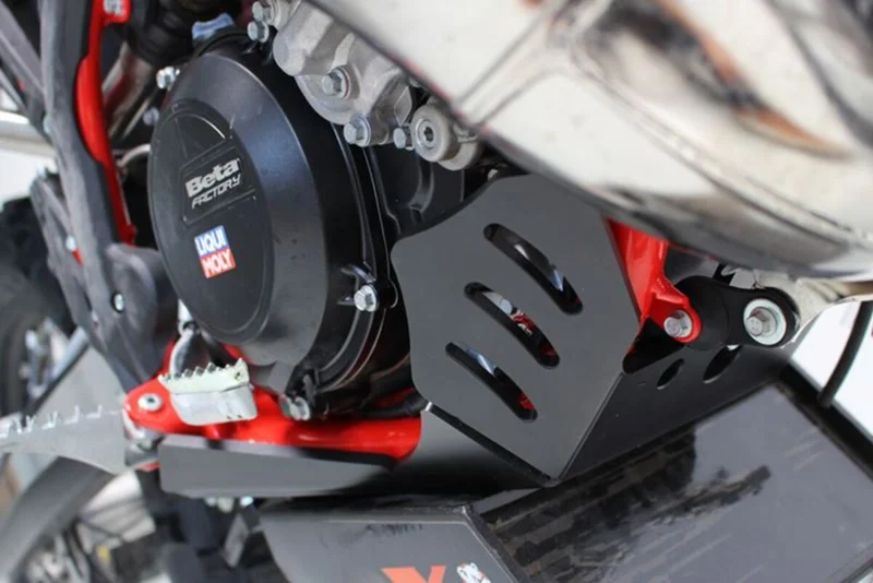 AXP RACING Xtrem Skidplate - Black - Beta