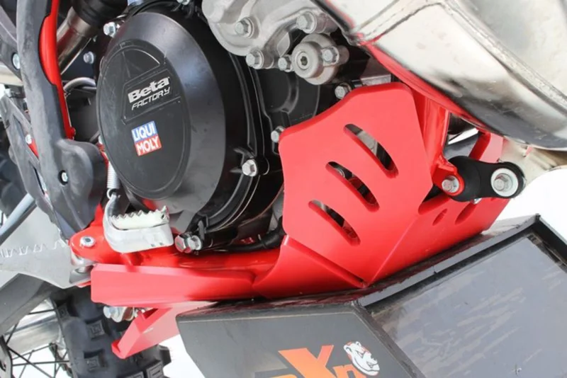 AXP RACING Xtrem Skid Plate - Red - Beta