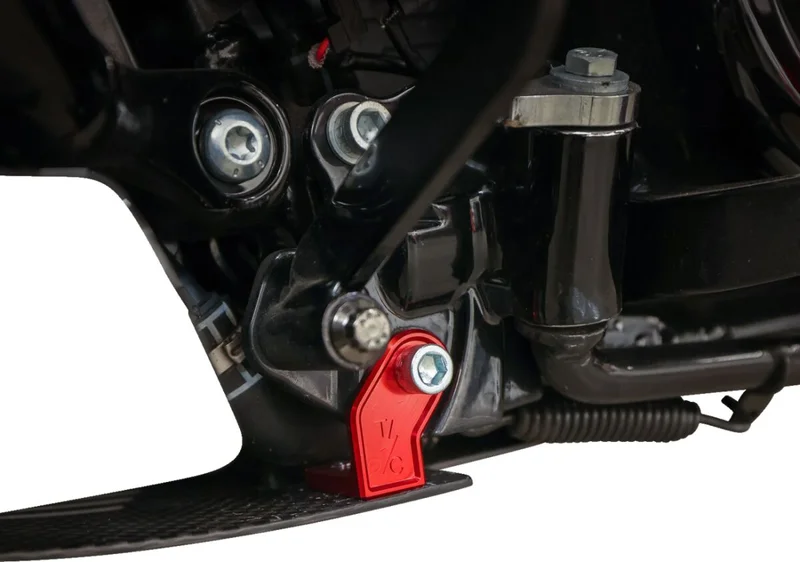 Thrashin Supply Co. PLATE SKID CARBON GLOSS W/RED