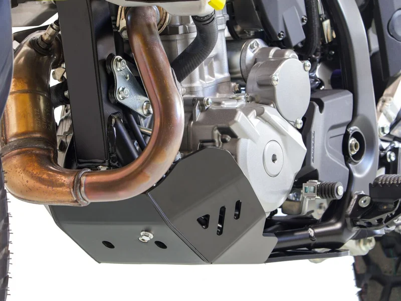 AXP RACING SKID PLATE 6MM SUZUKI DRZ BK