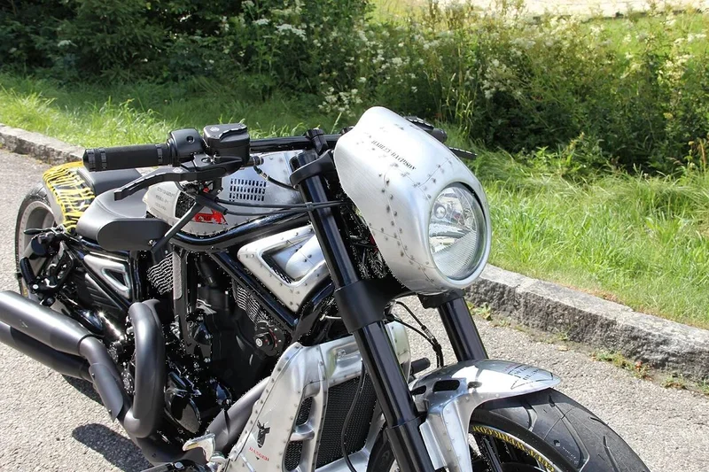 Cult-Werk V-Rod ram air intake set. ''Racing''