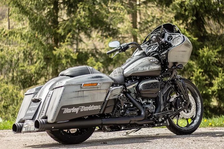 Cult-Werk Side covers ''Custom''. Matte black