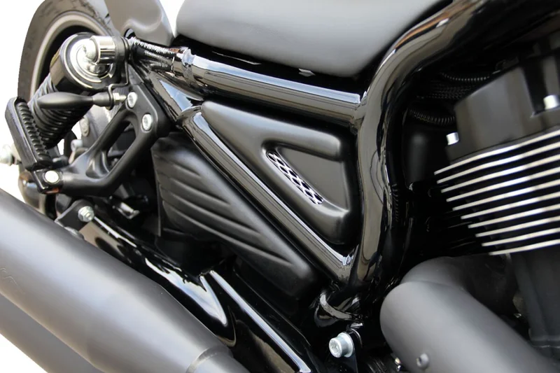 Cult-Werk V-Rod gas tank cover set ''Racing''